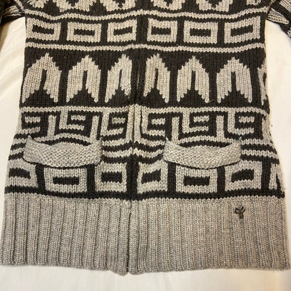 Aritzia TNA Cozy Patterned Full-Zip - Picture 4 of 9